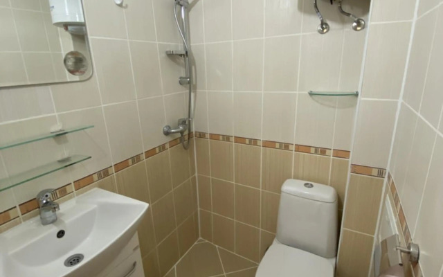 Sunny Central Apartment with TV & Wi-Fi