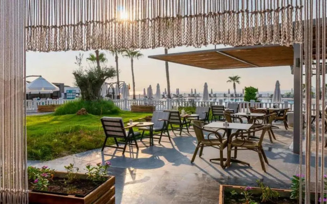 Flora Garden Beach Hotel