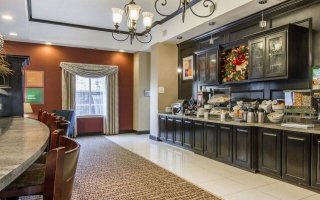 Red Roof Inn & Suites Longview