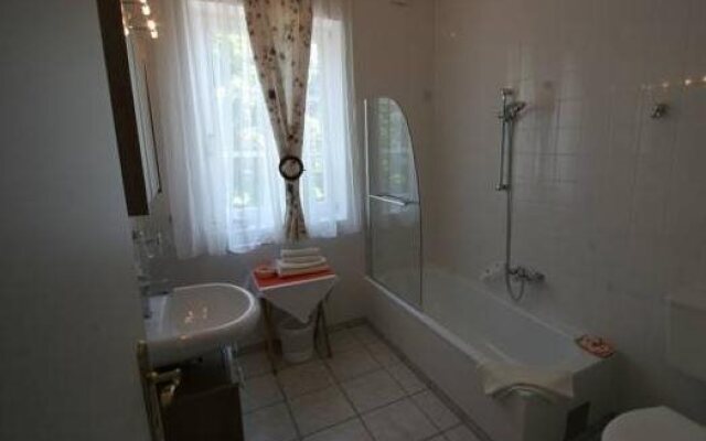 Hotel Mayerling Adults only