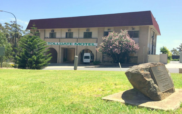 Tollgate Motel