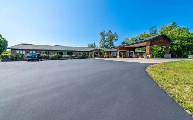 Quality Inn & Suites Munising