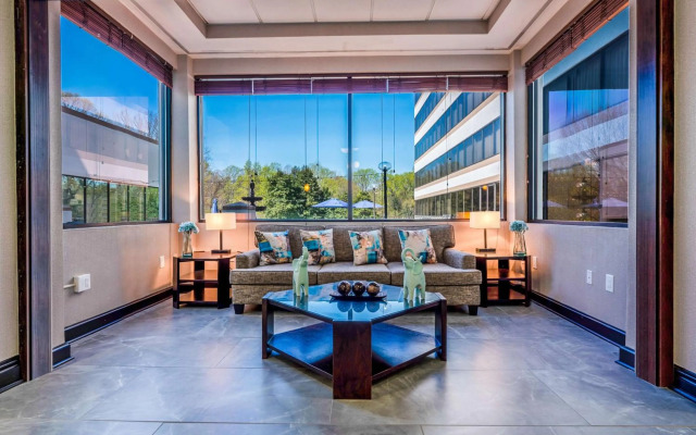 DoubleTree by Hilton South Charlotte Tyvola
