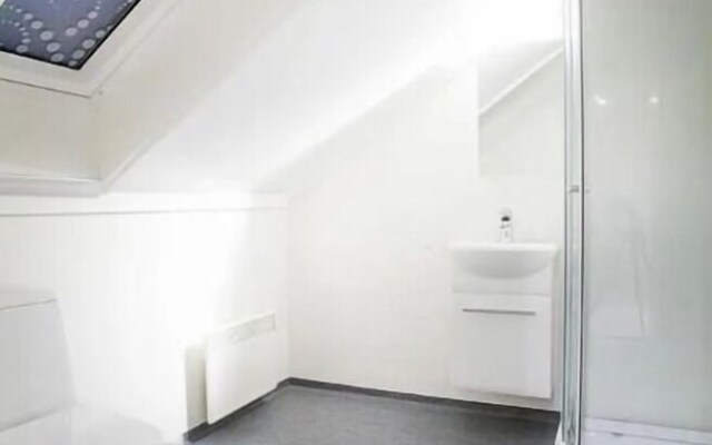 StayPlus Central Five Bedroom Home