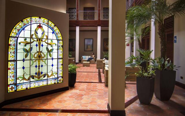 Parc Royale Suites Hotel