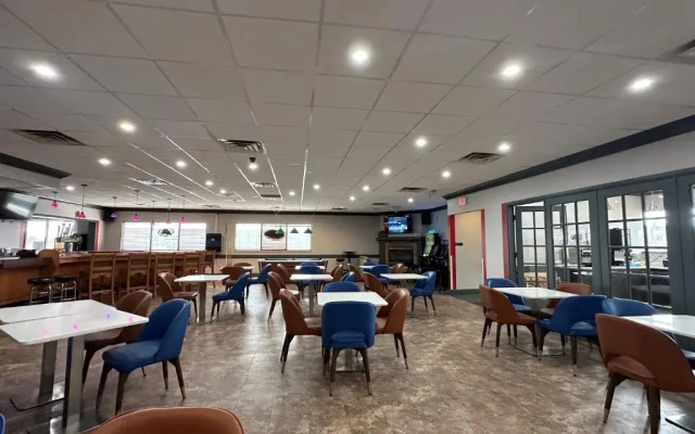 Ramada Waupaca