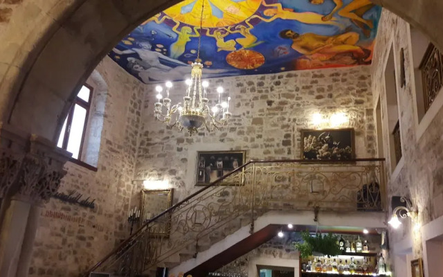 Gothic Palace Heritage