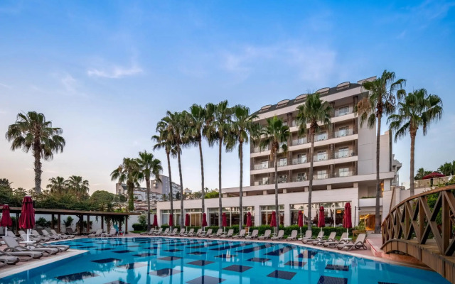 Trendy Palm Beach (Adults Only, 16+)