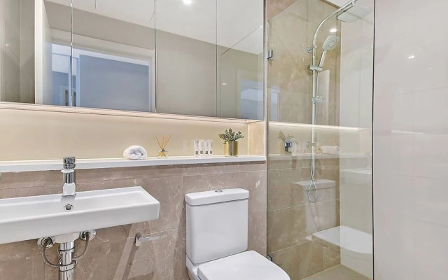 Min to Olympic Park Family 3 BED Luxury APT Nwp002