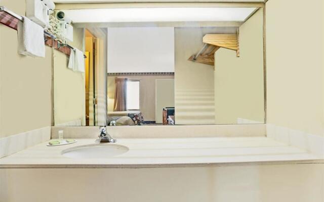 Red Carpet Inn & Suites