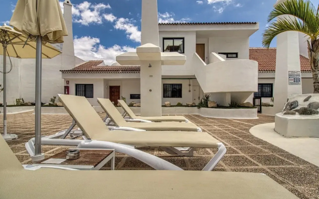 Lovely 2-bed Apartment & Jacuzzi Terrace & Pool