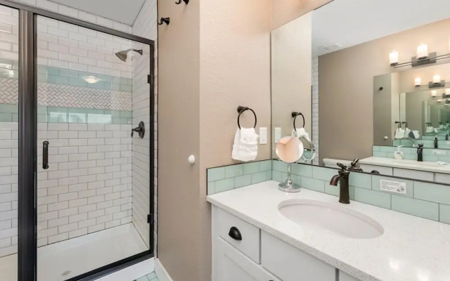 Amazing Urban Townhome Near Breweries & River!