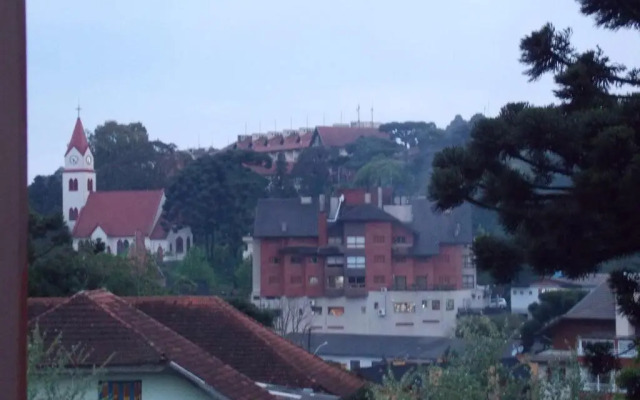 Apto 6 pessoas prox Rua Coberta