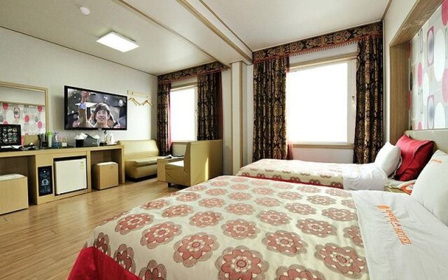 Iris Hotel