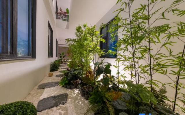 Pujing Waiting Hotel (Dongli Plaza Zhangguizhuang Subway Station)