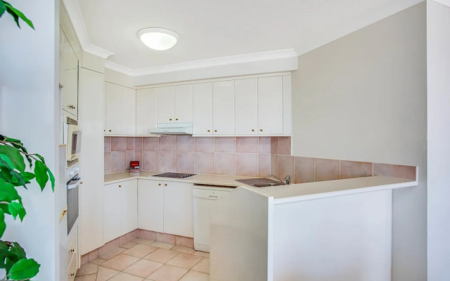 Soul Surfers Paradise 3 Bedroom Beach Apartment