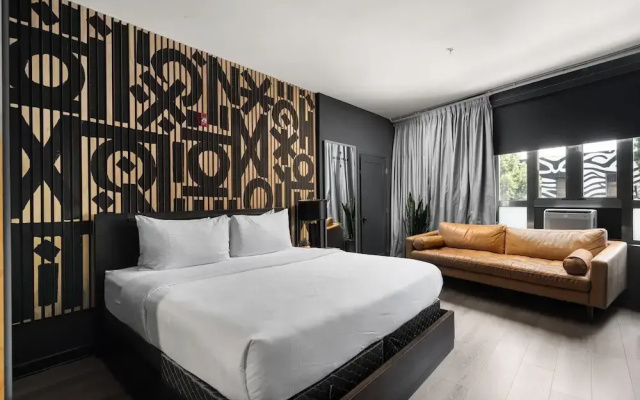 Tuck Hotel