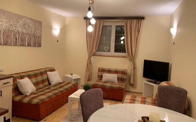 Ski-in & Ski-out, Apartman Filip - 30m from GONDOLA Brzeće