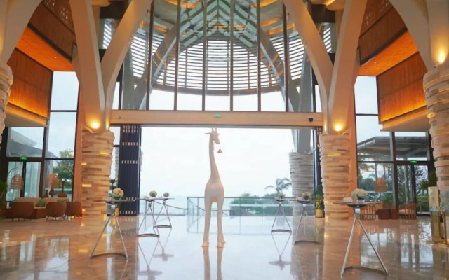 Silver Sands Hotel By RìChū