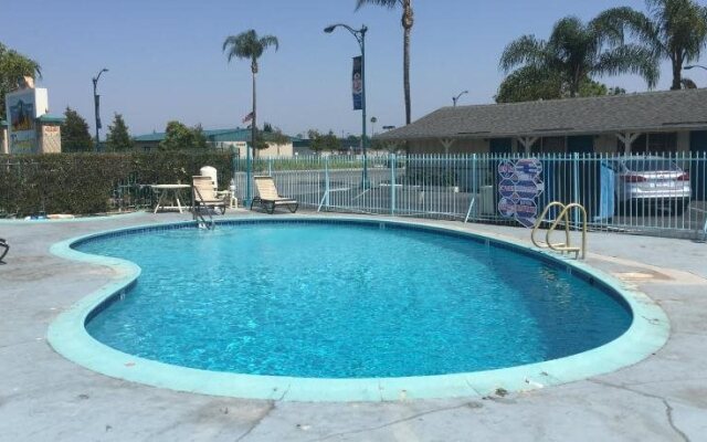 Frontier Motel