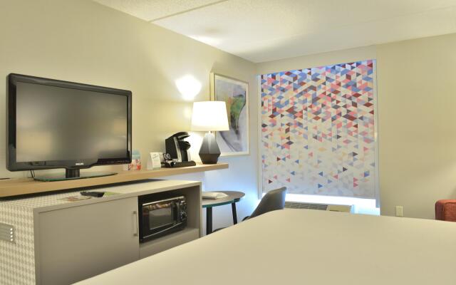 Holiday Inn Hotel & Suites Rochester - Marketplace, an IHG Hotel