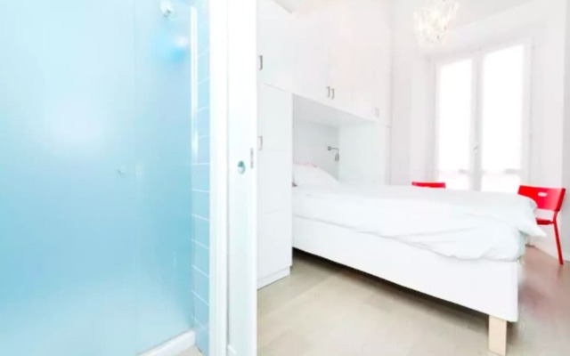 Modern and Beautiful 2 bed Flat Near the Colosseum