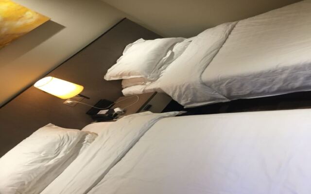 Home Inn Plus Shanghai Huaihai Road Sinan Road