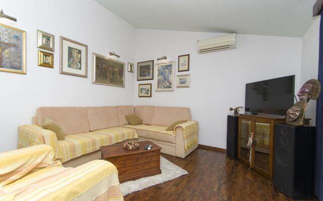 Dijana - 20m From the sea - A1 Antica