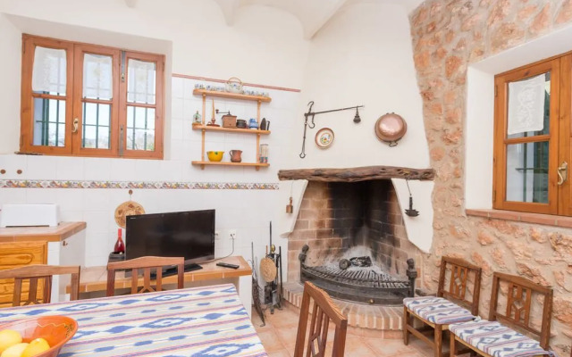 SON Alegre DE Bunyola