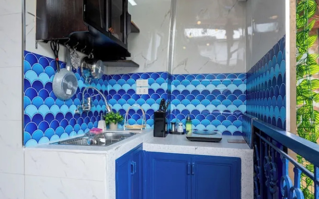 Little Balcony Hang Ca