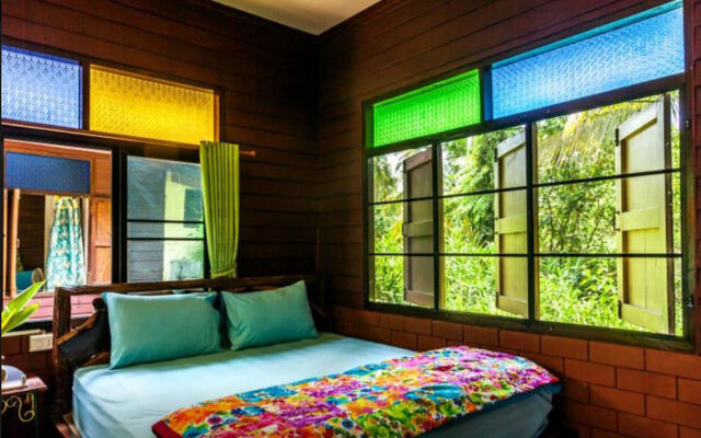Pop Riverside Homestay