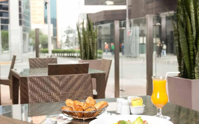 Novotel Lima San Isidro Hotel