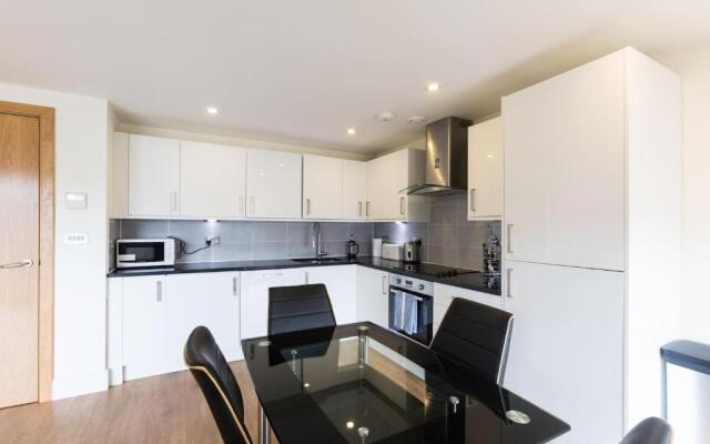 Modern 2 Bed 2 Bath Apartment Hyde Park