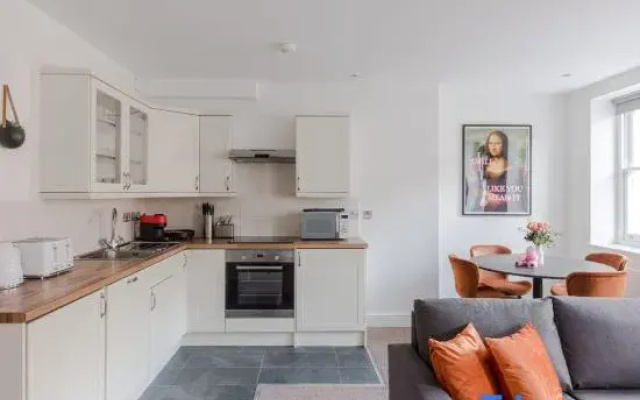 The Foley Residence II - Fitzrovia - by Frankie
