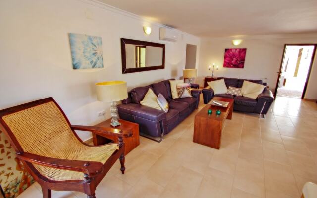 Alice Holiday Home With Private Swimming Pool In Benissa