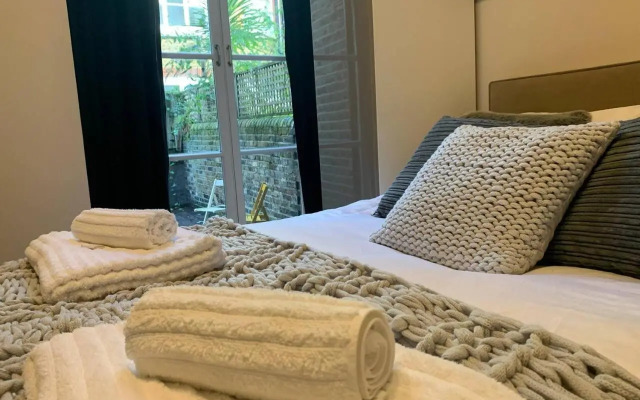 Luxury Fulham Flat with 5* Touches Nr River Thames