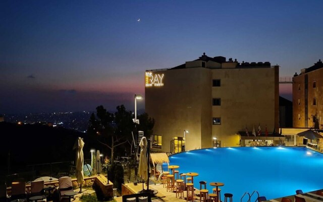 The Ray Hotel & Studios