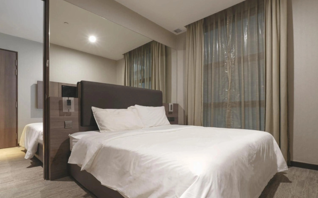 Amrise Hotel Kitchener – Guest Rooms – Singapore