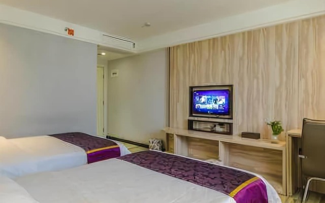 Super 8 Hotel