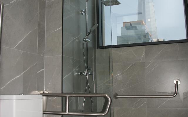 Ola Santiago Providencia, Tapestry Collection by Hilton