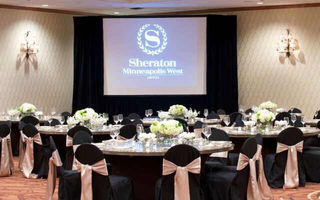 Sheraton Minneapolis West Hotel