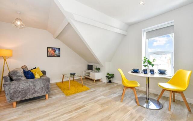 Wyndham Crescent- Stylish Apartment in Trendy Pontcanna
