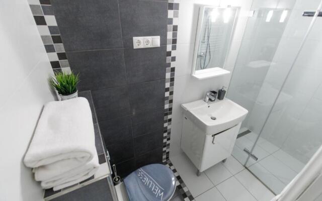 Sleek Minimalist Studio at Inner City