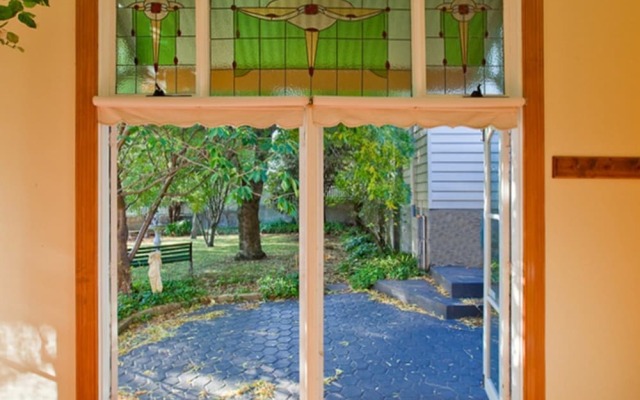 Seaton on Spence - Old world charm with modern living