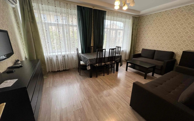 Апартаменты на улице Вольного Новгорода 13