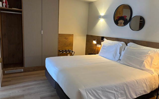 Azores Book Hotel