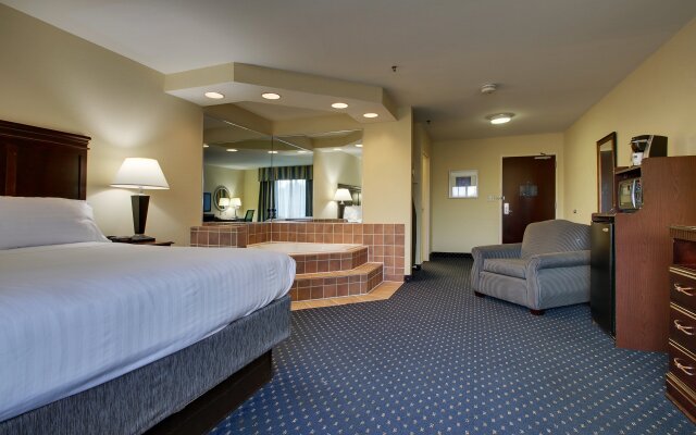 Holiday Inn Express Hotel & Suites Middleboro Raynham, an IHG Hotel