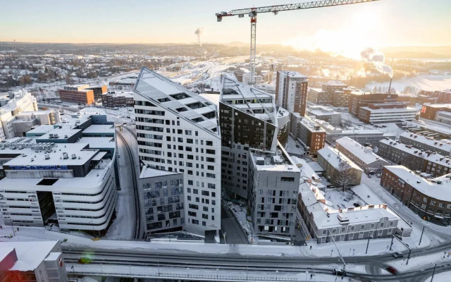 12th Floor Sauna Retreat with Stunning City Views