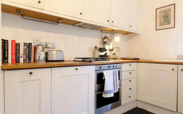 Bright and Modern One Bed in Central London