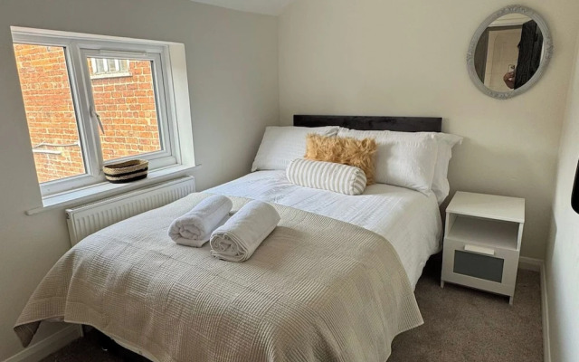 Charming Middlewich House - Sleeps 4